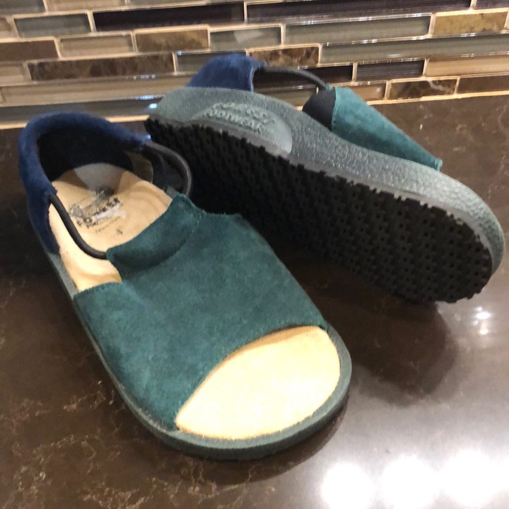 Forest Footwear hunter‎ navy suede footbed sandals